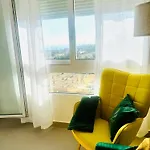 Girasoles De Veneziola * لا مانغا ذيل مار مينور